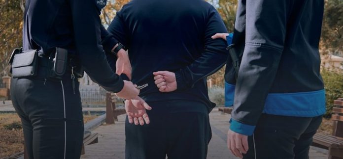 Woman arrested on burglary charges