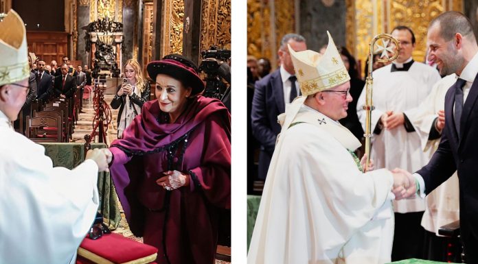 President and Prime Minister attend Pontifical Mass