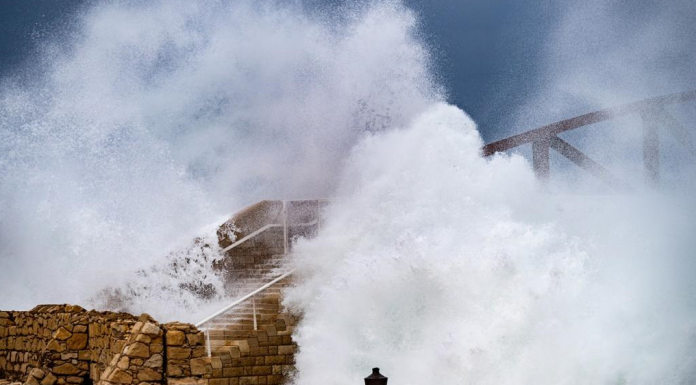 Strong winds warning: Met Office