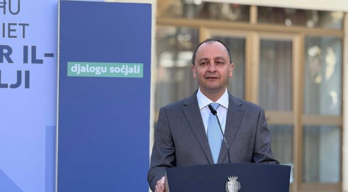 Urgent leave entitlement for workers increased to 32 hours per year