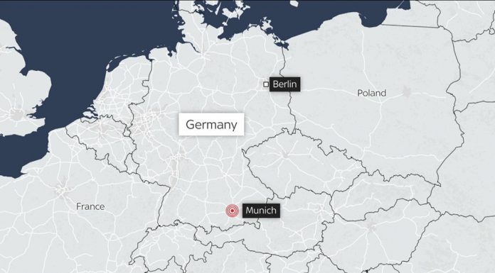Car rams crowd in Munich: 28 injured