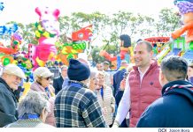 Robert Abela visits carnival enthusiasts in Floriana