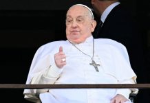 Pope Francis returns to Vatican at five-week stay in hospital