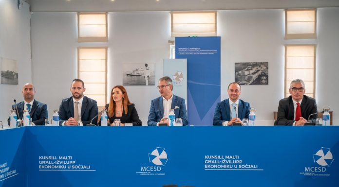 Investment in water and the strengthening of the electricity distribution system discussed during a meeting with social partners