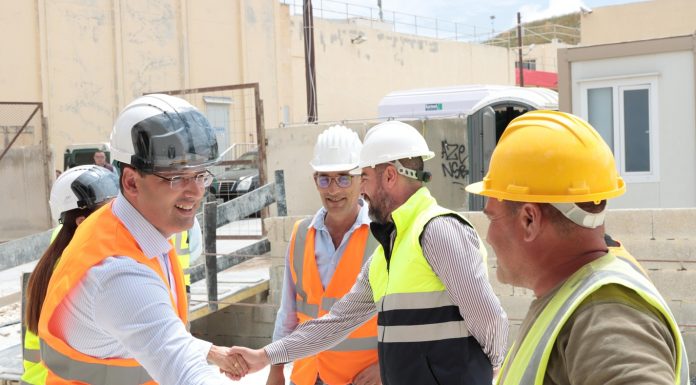 Minister Attard marks Workers’ Day with a visit to workers at a construction site