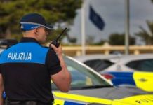 Two men arrested within minutes of robbing shop