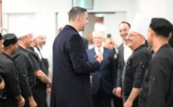 Deputy Prime Minister Borg meets hospitality workers ahead of Christmas and New Year celebrations