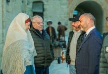 Minister Bonnici visits the set of the television production ‘La Comtesse de Monte-Cristo’