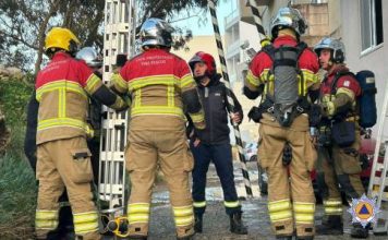 Residents rescued from apartment block fire