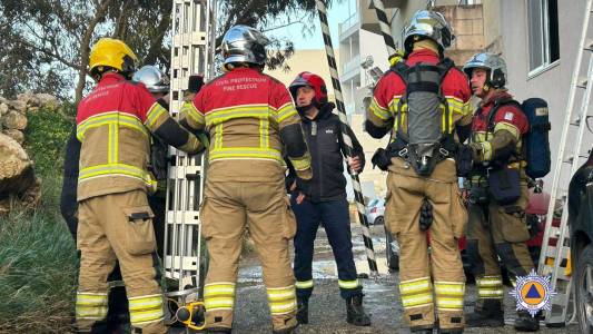 Residents rescued from apartment block fire