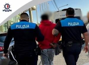 Police arrest 32 people living illegally in Malta