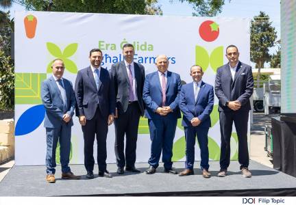 Deputy PM Ian Borg and Agriculture Minister Anton Refalo at new farmers market at Ta'Qali