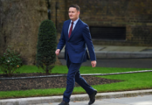 UK: Election for new PM looms as Health Secretary resigns