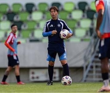 De Leo praises players attitude ahead of Azerbaijan match