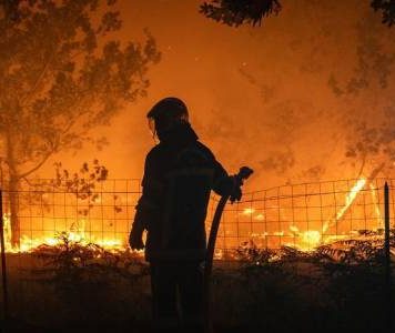 More than 320,000 now evacuated in France and Spain as wildfires continue to spread