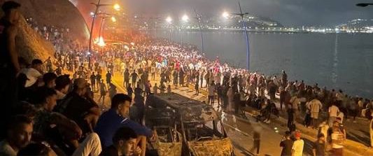 Thousands of migrants arrive in Ceuta
